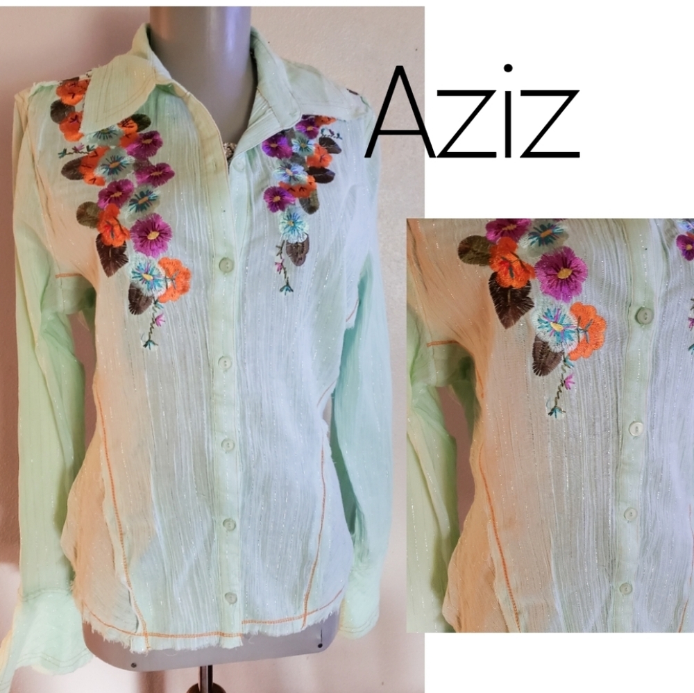 Aziz boho floral embroidered top. Sz Med